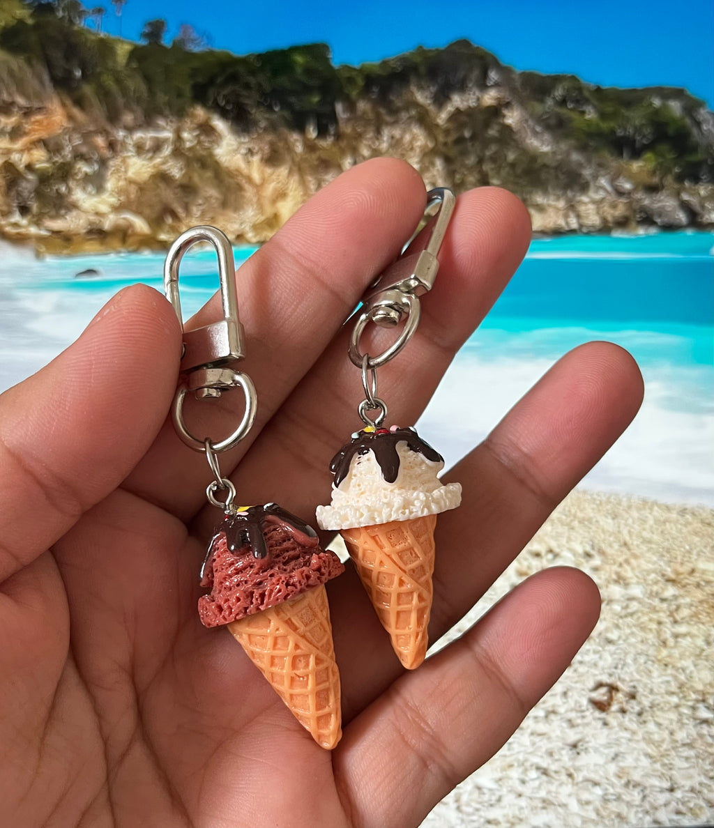 Ice cream keychain🍦🍫