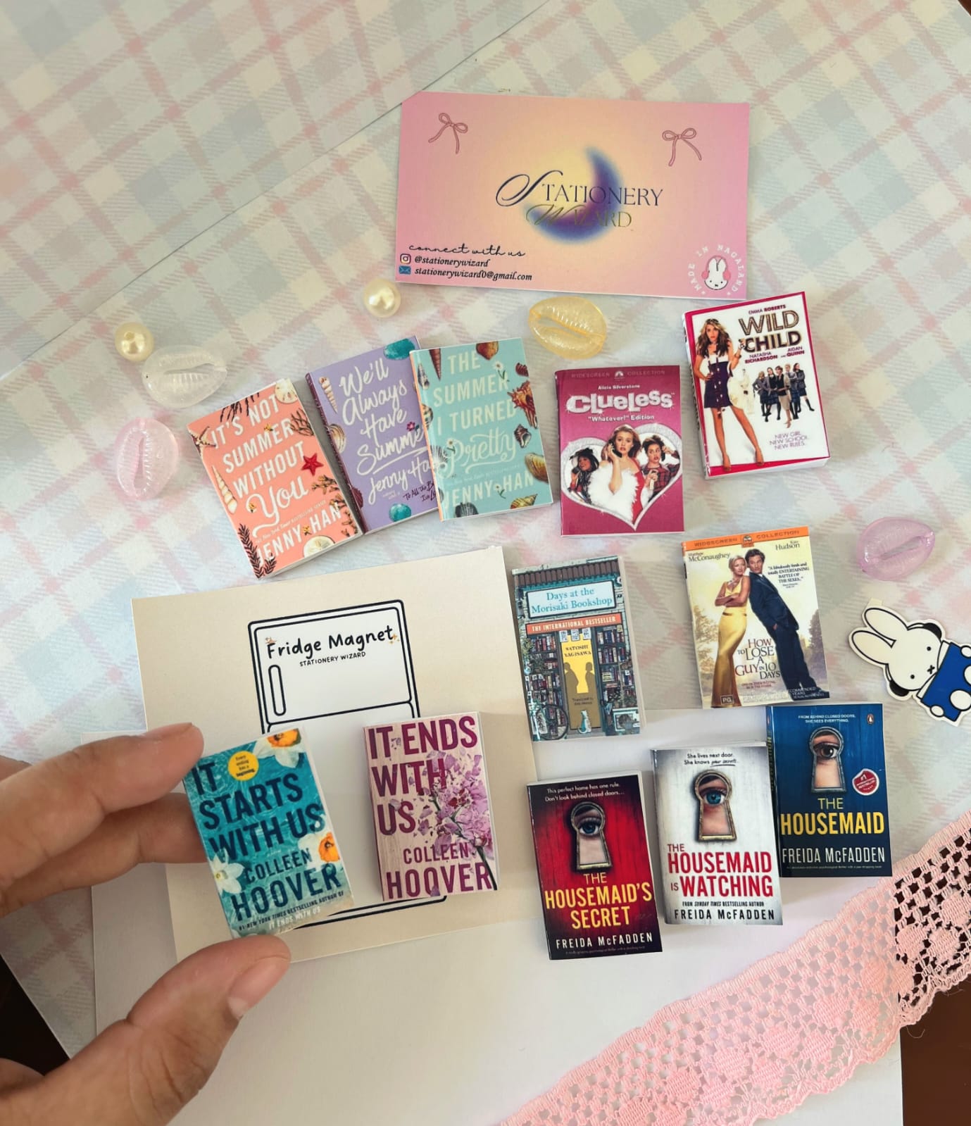 Mini book magnets
