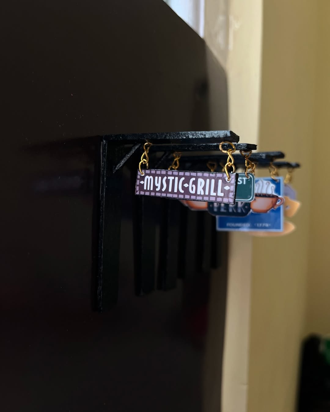 Hanging signboard fridge magnets