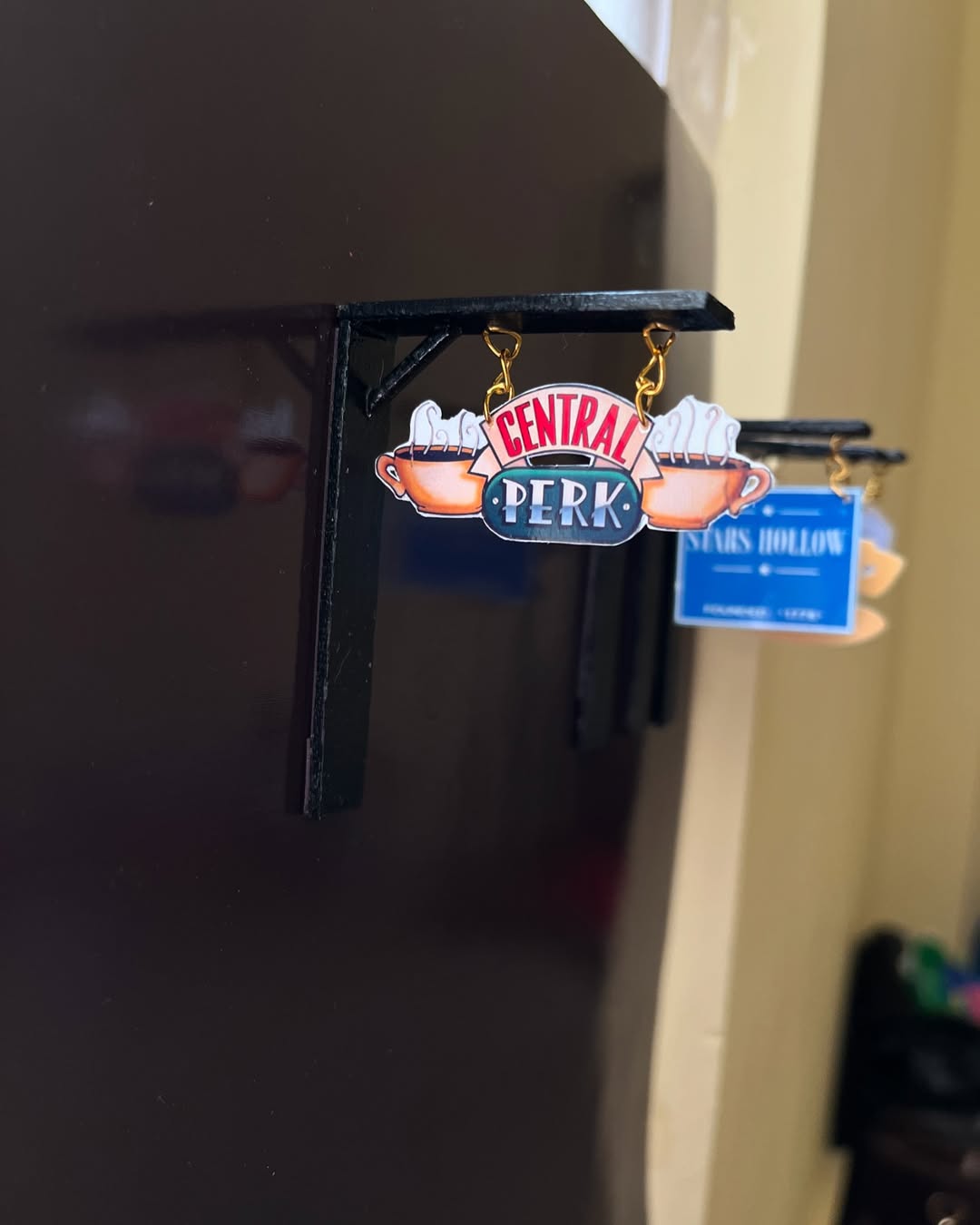 Hanging signboard fridge magnets